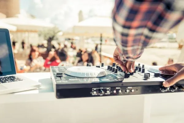 jingle personnalisé radio mix live jingle radio